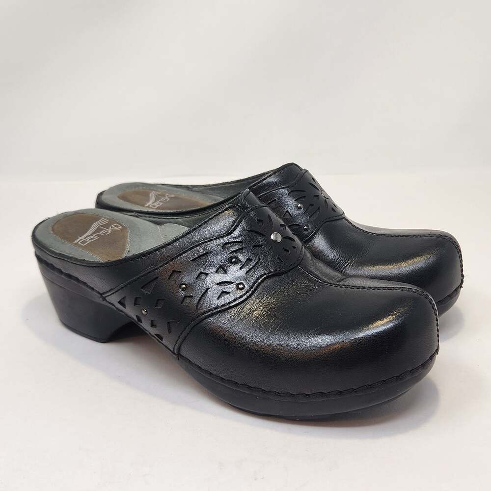 Dansko Shyanne Black Leather Clogs Women Size 38 US 7.5 Comfort Shoes Slip On